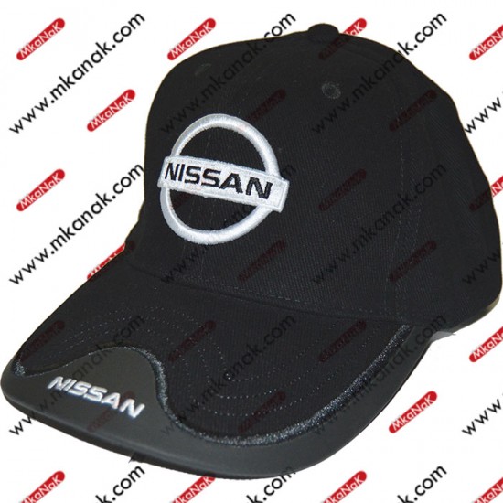 كاب نيسان أسود