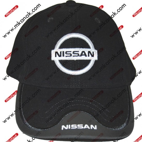 كاب نيسان أسود